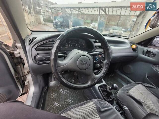 Сірий Деу Ланос, об'ємом двигуна 1.5 л та пробігом 268 тис. км за 2000 $, фото 6 на Automoto.ua