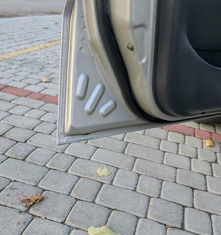 Деу Ланос 2004 у Старокостянтинів на Automoto.ua Сірий Деу Ланос, об'ємом двигуна 1.5 л та пробігом 183 тис. км за 2100 $, фото 8 на Automoto.ua