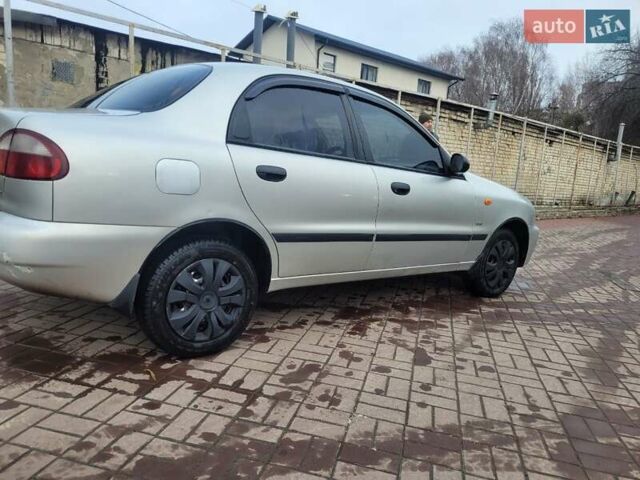 Сірий Деу Ланос, об'ємом двигуна 1.5 л та пробігом 268 тис. км за 2000 $, фото 1 на Automoto.ua