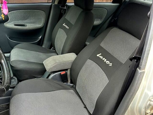 Деу Ланос 2004 у Запоріжжя на Automoto.ua Сірий Деу Ланос, об'ємом двигуна 1.5 л та пробігом 208 тис. км за 2650 $, фото 12 на Automoto.ua