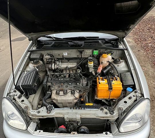 Серый Дэу Ланос, объемом двигателя 1.5 л и пробегом 286 тыс. км за 2000 $, фото 2 на Automoto.ua