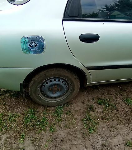 Сірий Деу Ланос, об'ємом двигуна 1.5 л та пробігом 240 тис. км за 2600 $, фото 2 на Automoto.ua