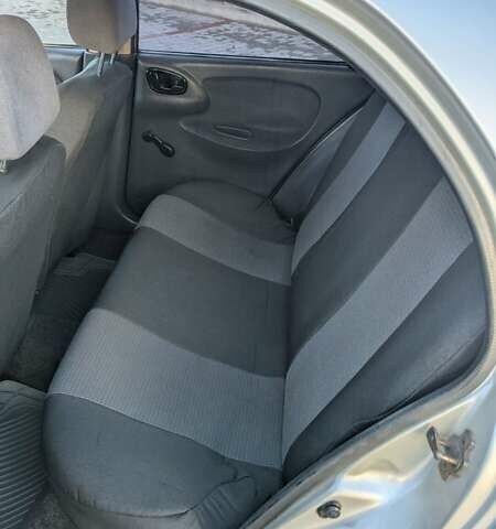 Деу Ланос 2004 у Старокостянтинів на Automoto.ua Сірий Деу Ланос, об'ємом двигуна 1.5 л та пробігом 183 тис. км за 2100 $, фото 14 на Automoto.ua