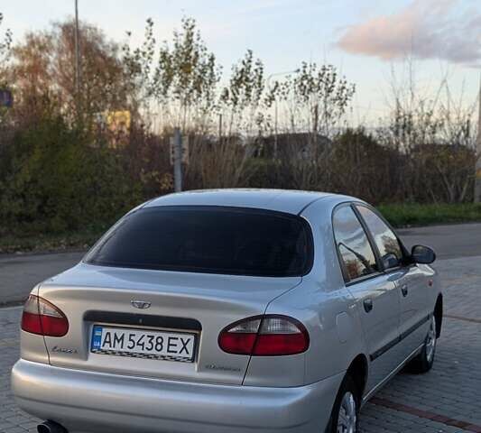 Деу Ланос 2004 у Старокостянтинів на Automoto.ua Сірий Деу Ланос, об'ємом двигуна 1.5 л та пробігом 183 тис. км за 2100 $, фото 1 на Automoto.ua