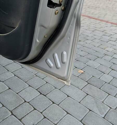 Деу Ланос 2004 у Старокостянтинів на Automoto.ua Сірий Деу Ланос, об'ємом двигуна 1.5 л та пробігом 183 тис. км за 2100 $, фото 13 на Automoto.ua