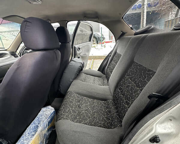 Сірий Деу Ланос, об'ємом двигуна 1.5 л та пробігом 200 тис. км за 2000 $, фото 12 на Automoto.ua