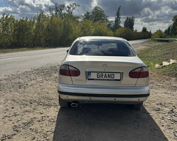Сірий Деу Ланос, об'ємом двигуна 1.5 л та пробігом 200 тис. км за 3200 $, фото 1 на Automoto.ua