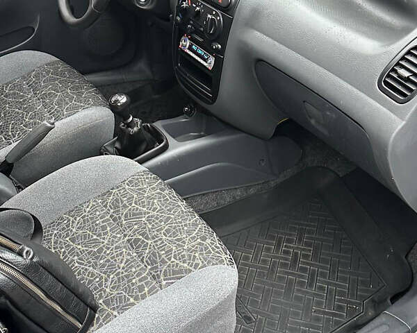 Сірий Деу Ланос, об'ємом двигуна 1.5 л та пробігом 106 тис. км за 3800 $, фото 26 на Automoto.ua