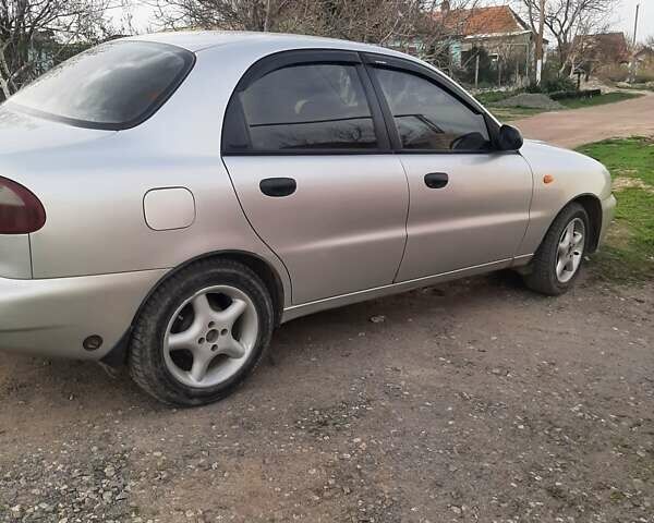 Серый Дэу Ланос, объемом двигателя 1.5 л и пробегом 350 тыс. км за 2900 $, фото 5 на Automoto.ua