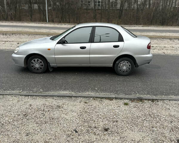 Сірий Деу Ланос, об'ємом двигуна 1.5 л та пробігом 224 тис. км за 2550 $, фото 1 на Automoto.ua