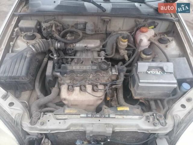 Серый Дэу Ланос, объемом двигателя 1.5 л и пробегом 317 тыс. км за 1950 $, фото 1 на Automoto.ua