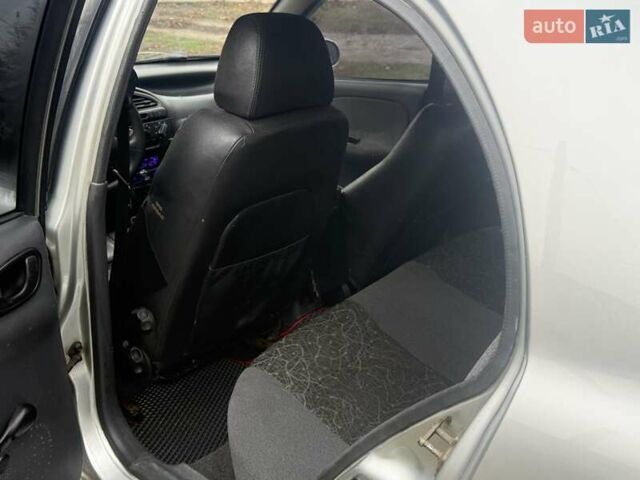 Сірий Деу Ланос, об'ємом двигуна 1.5 л та пробігом 180 тис. км за 1750 $, фото 7 на Automoto.ua