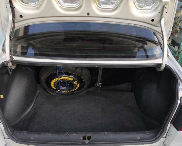 Сірий Деу Ланос, об'ємом двигуна 1.6 л та пробігом 231 тис. км за 2399 $, фото 2 на Automoto.ua