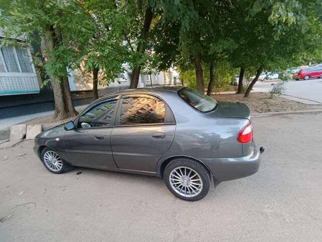 Серый Дэу Ланос, объемом двигателя 0 л и пробегом 150 тыс. км за 2650 $, фото 3 на Automoto.ua