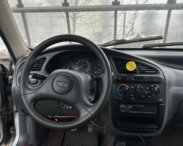 Сірий Деу Ланос, об'ємом двигуна 1.5 л та пробігом 200 тис. км за 2000 $, фото 16 на Automoto.ua