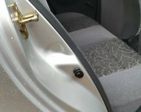 Сірий Деу Ланос, об'ємом двигуна 1.5 л та пробігом 77 тис. км за 3200 $, фото 14 на Automoto.ua