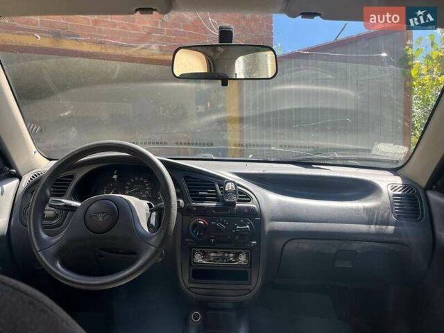 Сірий Деу Ланос, об'ємом двигуна 1.3 л та пробігом 144 тис. км за 1500 $, фото 3 на Automoto.ua