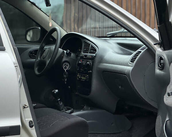 Сірий Деу Ланос, об'ємом двигуна 1.5 л та пробігом 302 тис. км за 2850 $, фото 18 на Automoto.ua