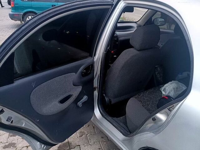 Дэу Ланос 2005 в Черновцах на Automoto.ua Серый Дэу Ланос, объемом двигателя 1.3 л и пробегом 333 тыс. км за 1999 $, фото 9 на Automoto.ua