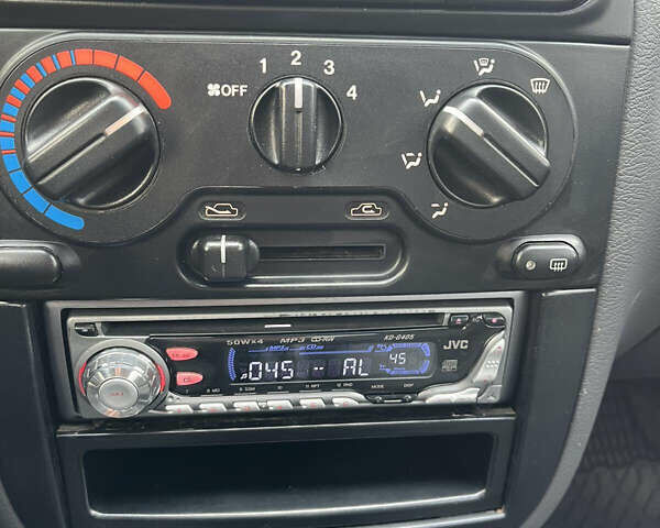 Сірий Деу Ланос, об'ємом двигуна 1.5 л та пробігом 110 тис. км за 1650 $, фото 17 на Automoto.ua