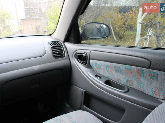 Деу Ланос 2005 у Житомирі на Automoto.ua Сірий Деу Ланос, об'ємом двигуна 1.6 л та пробігом 215 тис. км за 1750 $, фото 9 на Automoto.ua