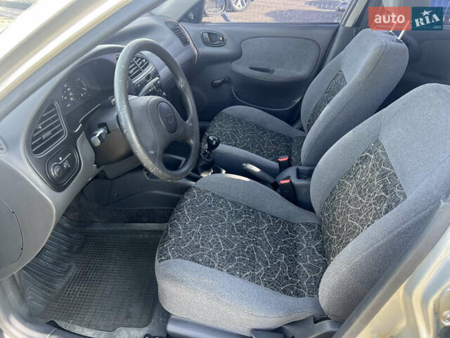 Деу Ланос 2006 у Києві на Automoto.ua Сірий Деу Ланос, об'ємом двигуна 1.5 л та пробігом 205 тис. км за 1950 $, фото 23 на Automoto.ua