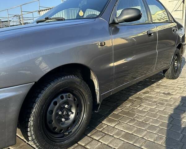 Сірий Деу Ланос, об'ємом двигуна 1.5 л та пробігом 394 тис. км за 1800 $, фото 3 на Automoto.ua