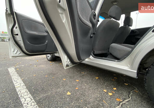 Серый Дэу Ланос, объемом двигателя 1.6 л и пробегом 157 тыс. км за 3250 $, фото 12 на Automoto.ua