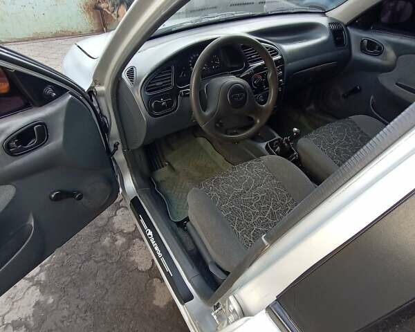 Серый Дэу Ланос, объемом двигателя 0 л и пробегом 150 тыс. км за 1950 $, фото 4 на Automoto.ua