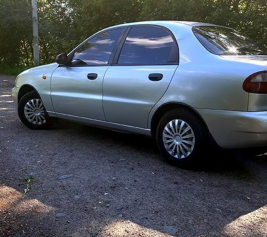 Серый Дэу Ланос, объемом двигателя 1.5 л и пробегом 254 тыс. км за 2200 $, фото 2 на Automoto.ua