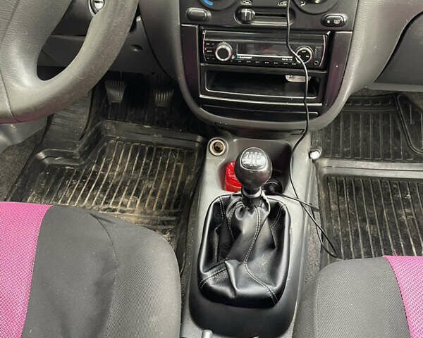 Серый Дэу Ланос, объемом двигателя 1.6 л и пробегом 197 тыс. км за 2100 $, фото 7 на Automoto.ua