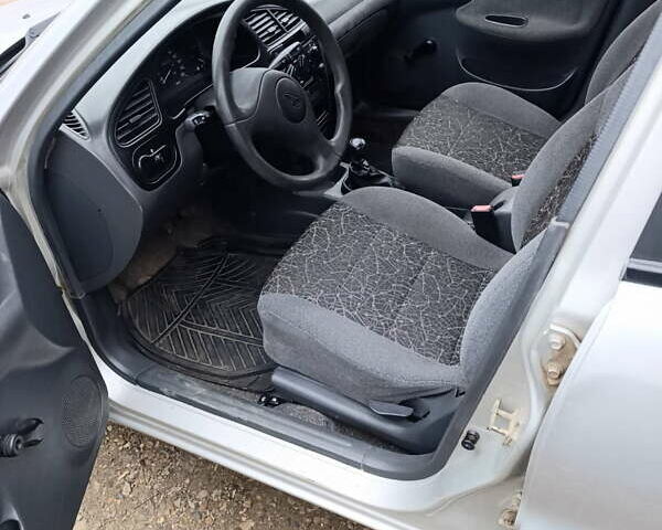 Серый Дэу Ланос, объемом двигателя 1.5 л и пробегом 270 тыс. км за 2000 $, фото 5 на Automoto.ua