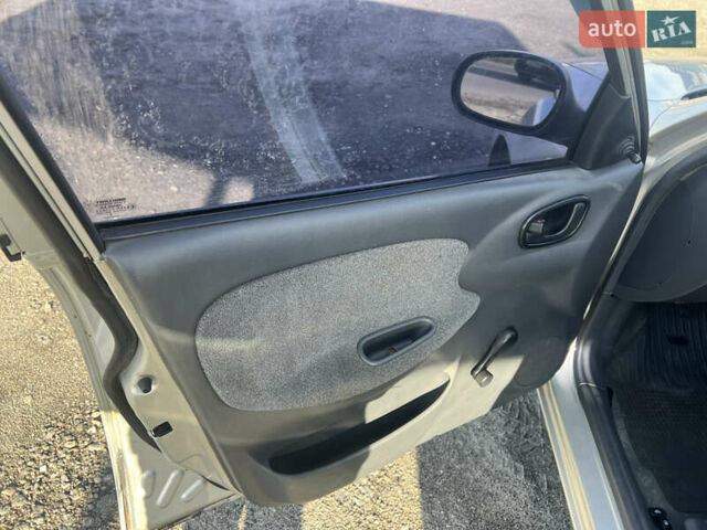 Деу Ланос 2006 у Києві на Automoto.ua Сірий Деу Ланос, об'ємом двигуна 1.5 л та пробігом 205 тис. км за 1950 $, фото 20 на Automoto.ua