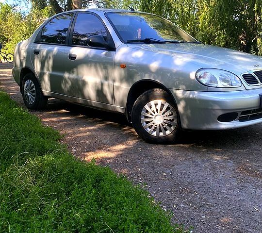 Серый Дэу Ланос, объемом двигателя 1.5 л и пробегом 254 тыс. км за 2200 $, фото 3 на Automoto.ua