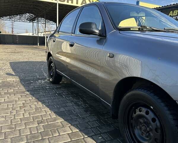 Сірий Деу Ланос, об'ємом двигуна 1.5 л та пробігом 394 тис. км за 1800 $, фото 2 на Automoto.ua