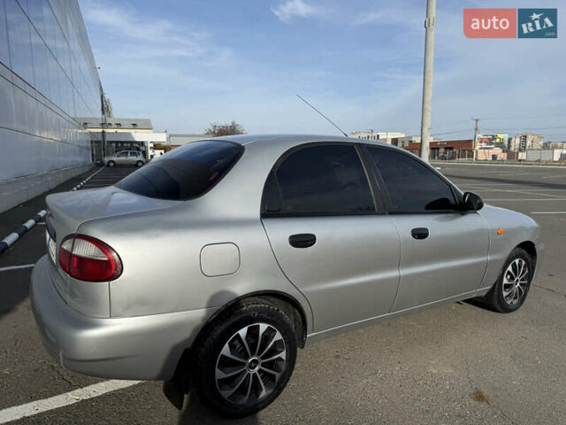 Серый Дэу Ланос, объемом двигателя 1.5 л и пробегом 106 тыс. км за 2800 $, фото 2 на Automoto.ua