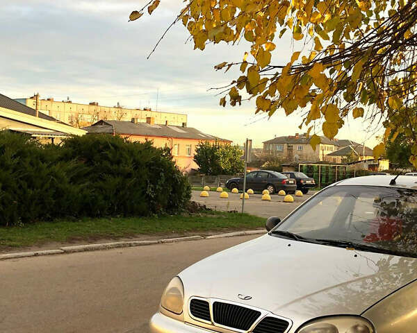 Сірий Деу Ланос, об'ємом двигуна 1.5 л та пробігом 147 тис. км за 2299 $, фото 1 на Automoto.ua