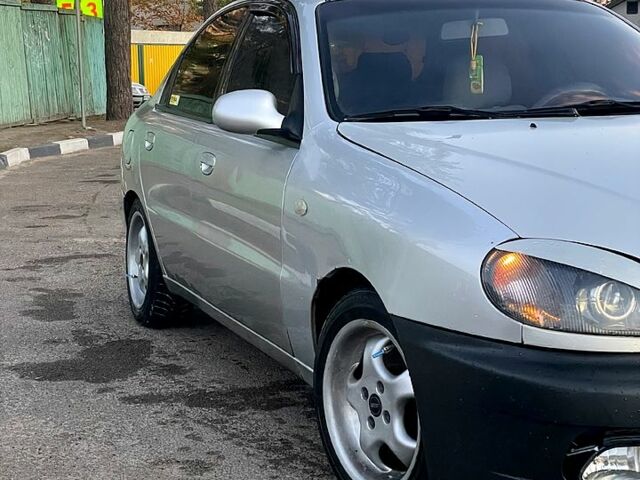 Серый Дэу Ланос, объемом двигателя 2 л и пробегом 260 тыс. км за 3000 $, фото 4 на Automoto.ua