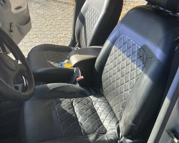 Деу Ланос 2006 у Жмеренке на Automoto.ua Сірий Деу Ланос, об'ємом двигуна 1.3 л та пробігом 179 тис. км за 1650 $, фото 11 на Automoto.ua