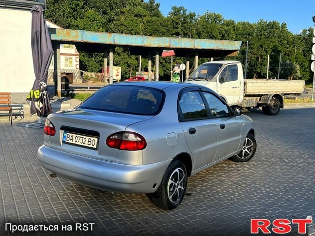 Серый Дэу Ланос, объемом двигателя 1.5 л и пробегом 250 тыс. км за 2400 $, фото 4 на Automoto.ua