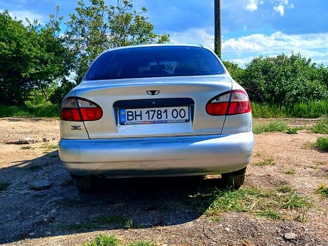 Серый Дэу Ланос, объемом двигателя 1.5 л и пробегом 440 тыс. км за 2000 $, фото 1 на Automoto.ua