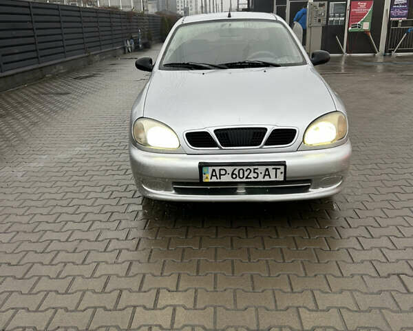 Серый Дэу Ланос, объемом двигателя 1.5 л и пробегом 300 тыс. км за 2300 $, фото 1 на Automoto.ua