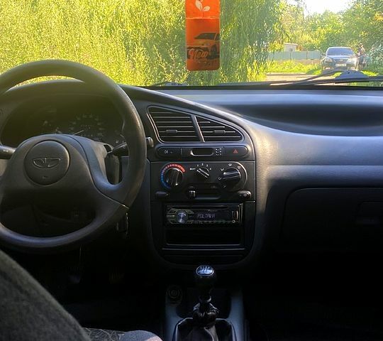 Серый Дэу Ланос, объемом двигателя 1.5 л и пробегом 254 тыс. км за 2200 $, фото 4 на Automoto.ua