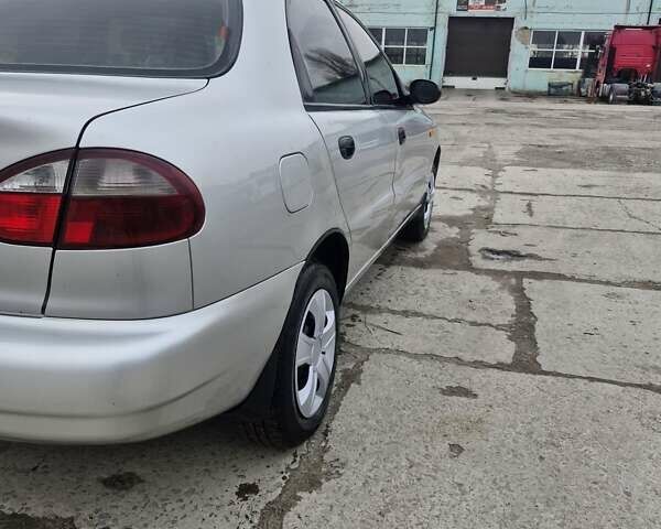 Сірий Деу Ланос, об'ємом двигуна 1.5 л та пробігом 200 тис. км за 1750 $, фото 5 на Automoto.ua