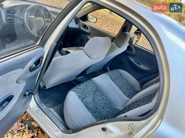 Сірий Деу Ланос, об'ємом двигуна 1.5 л та пробігом 149 тис. км за 2000 $, фото 16 на Automoto.ua