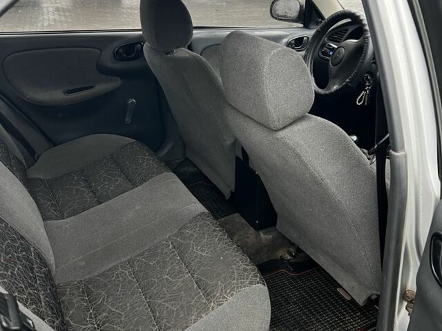 Серый Дэу Ланос, объемом двигателя 1.4 л и пробегом 200 тыс. км за 1399 $, фото 4 на Automoto.ua