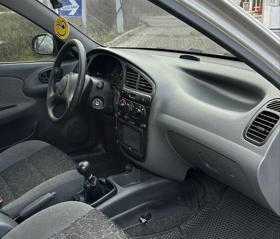 Серый Дэу Ланос, объемом двигателя 1.5 л и пробегом 145 тыс. км за 3400 $, фото 2 на Automoto.ua