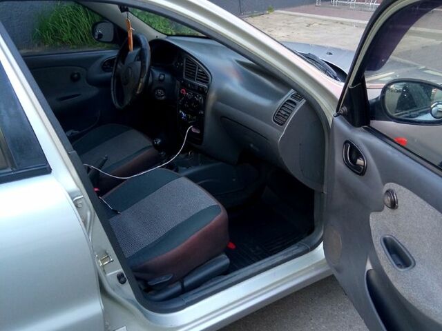 Дэу Ланос 2007 в Днепре (Днепропетровске) на Automoto.ua Серый Дэу Ланос, объемом двигателя 1.5 л и пробегом 163 тыс. км за 2800 $, фото 4 на Automoto.ua