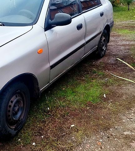 Деу Ланос 2007 у Александрие на Automoto.ua Сірий Деу Ланос, об'ємом двигуна 1.5 л та пробігом 0 тис. км за 1540 $, фото 2 на Automoto.ua