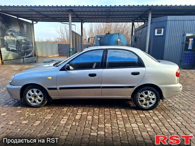 Серый Дэу Ланос, объемом двигателя 1.5 л и пробегом 300 тыс. км за 1550 $, фото 1 на Automoto.ua